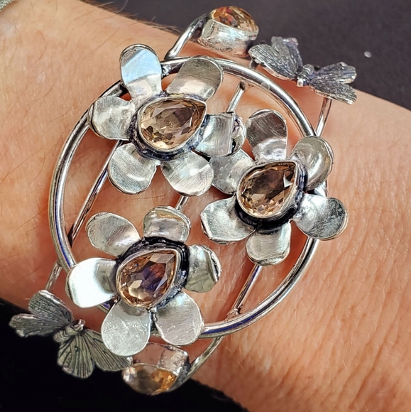 New Unique Morganite Butterflies and Flowers Silver Cuff Bracelet. - Picture 10 of 16